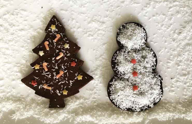 Biscotti di frolla al cacao natalizi