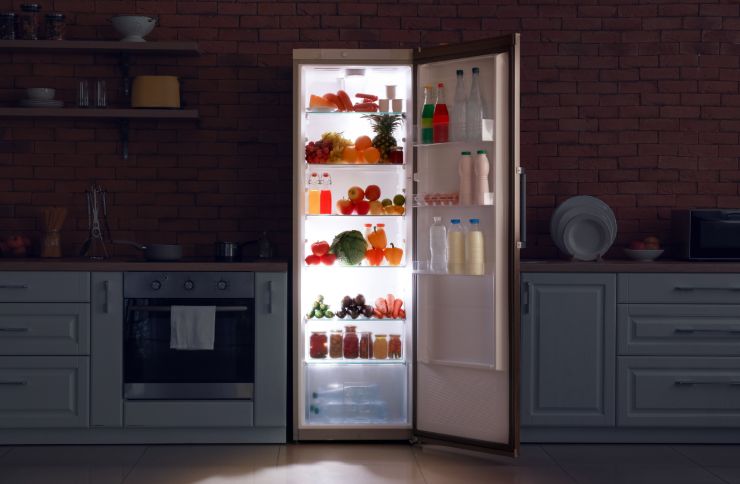 frigo aperto buio 