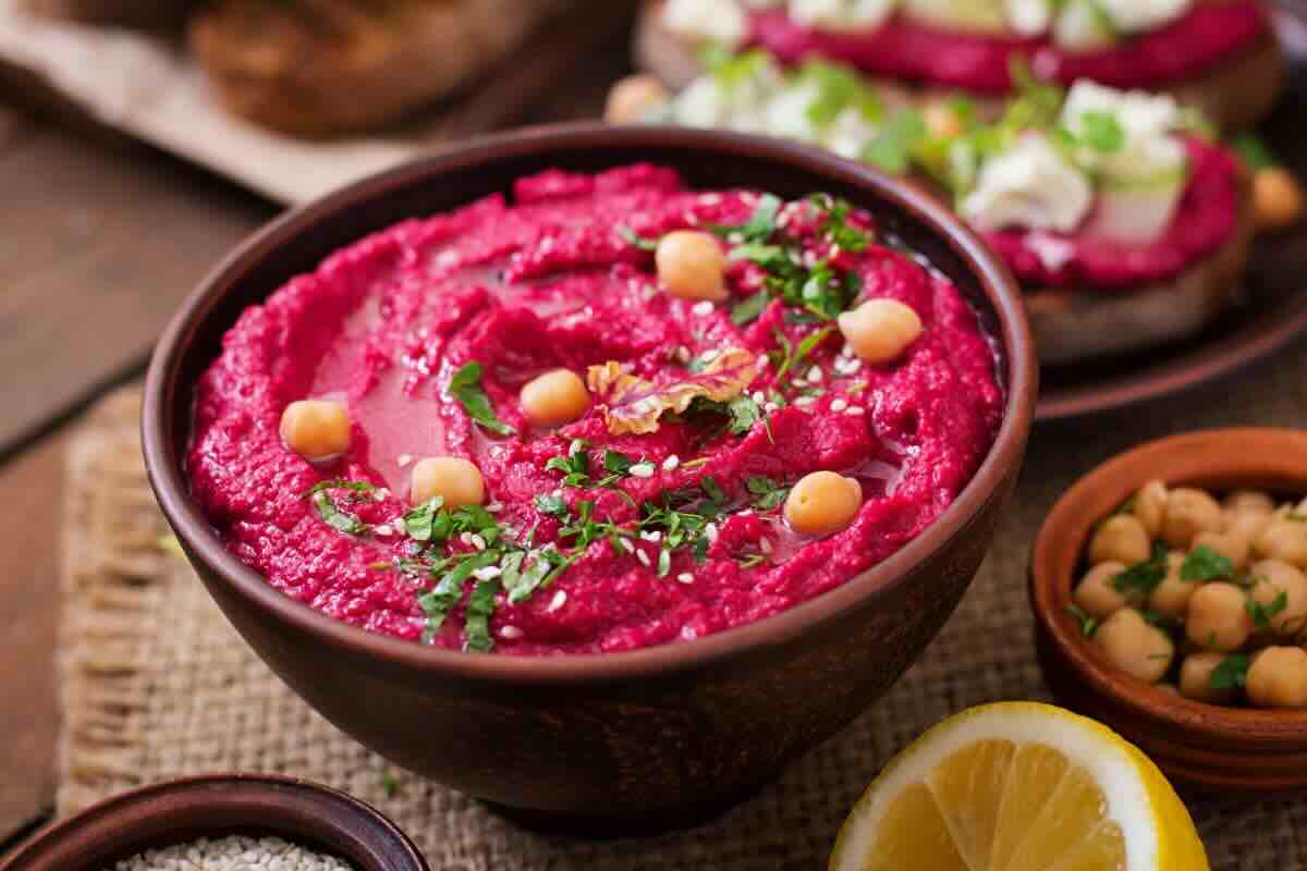 Hummus con barbabietola