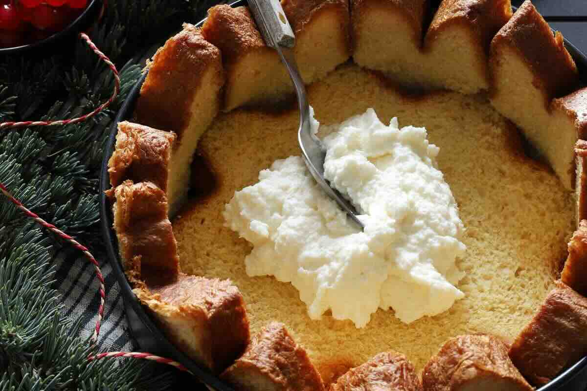 Pandoro con crema bianca