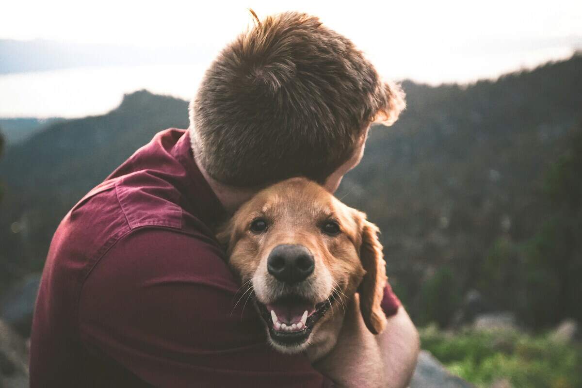 uomo con cane